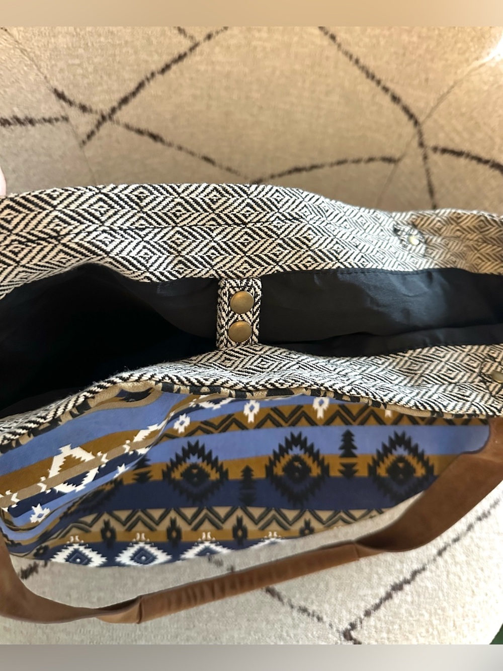 **SOLD**UNIONBAY Coastal Cowgirl Tote Fringe Western Chic Aztec Print Boho Bag - Picture 6 of 9